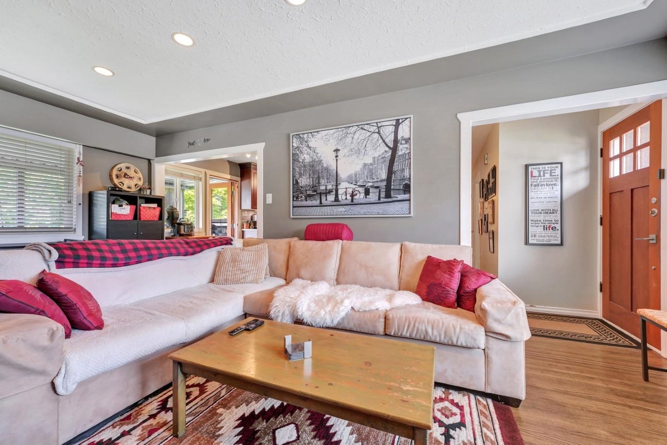 430 Montgomery Street - Central Coquitlam Single Family Residence for Sale, 4 Bedrooms (R3142459)# - 4