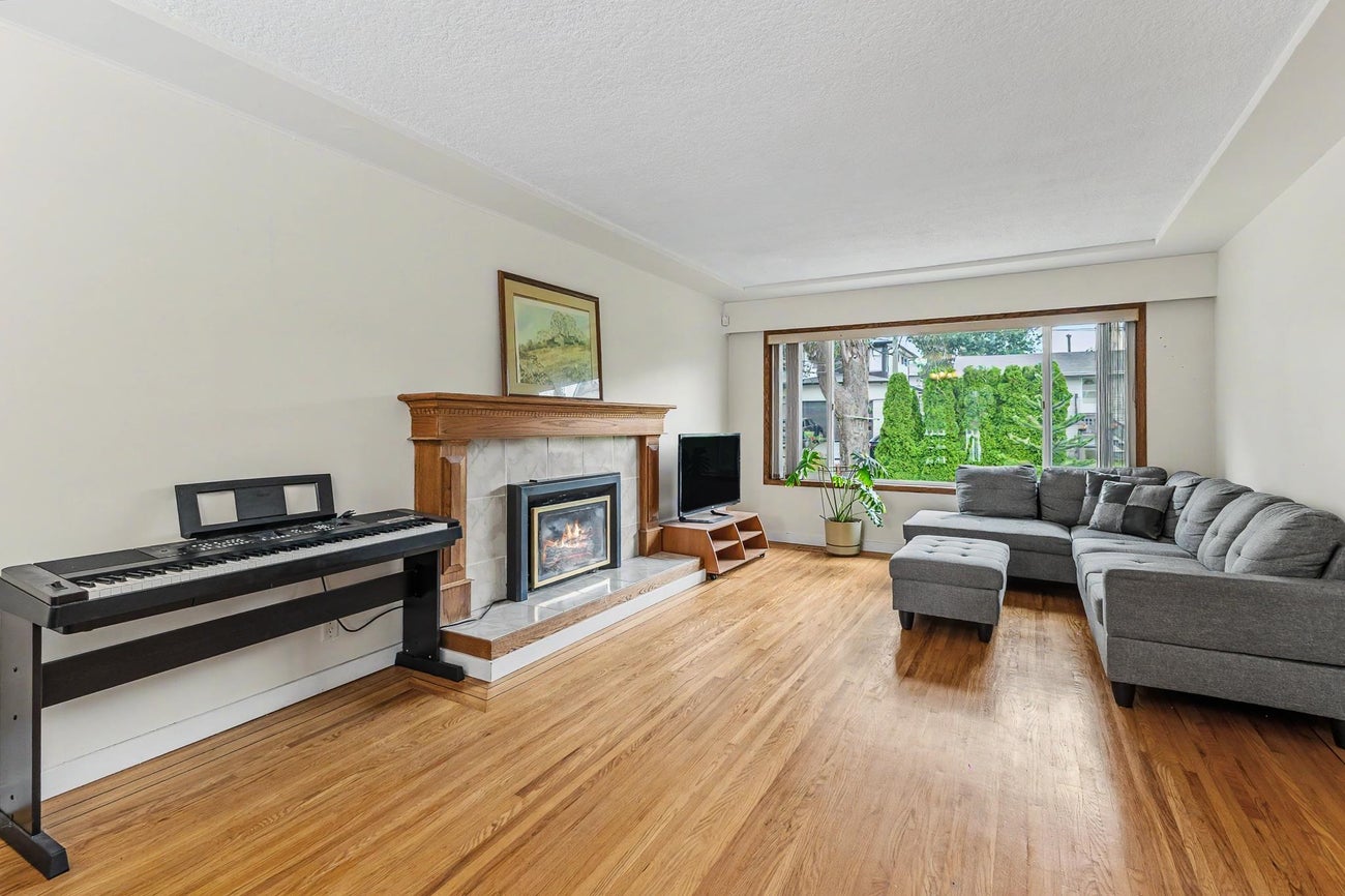 1684 Cornell Avenue - Central Coquitlam Single Family Residence for Sale, 4 Bedrooms (R3142962)# - 2 1684 Cornell Avenue - Central Coquitlam Single Family Residence for Sale, 4 Bedrooms (R3142962)# - 2