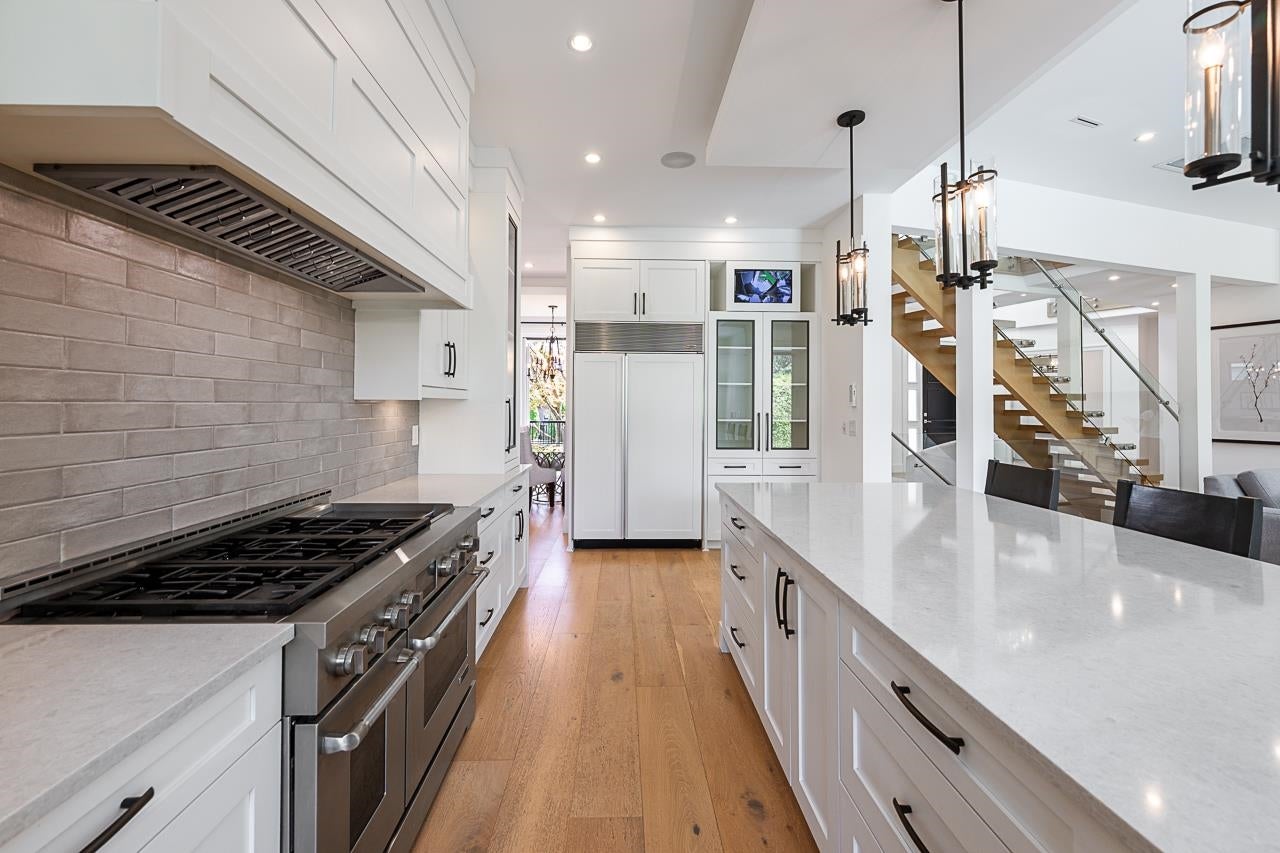 7652 Kerrywood Crescent - Government Road Single Family Residence for Sale, 7 Bedrooms (R3143168)# - 15