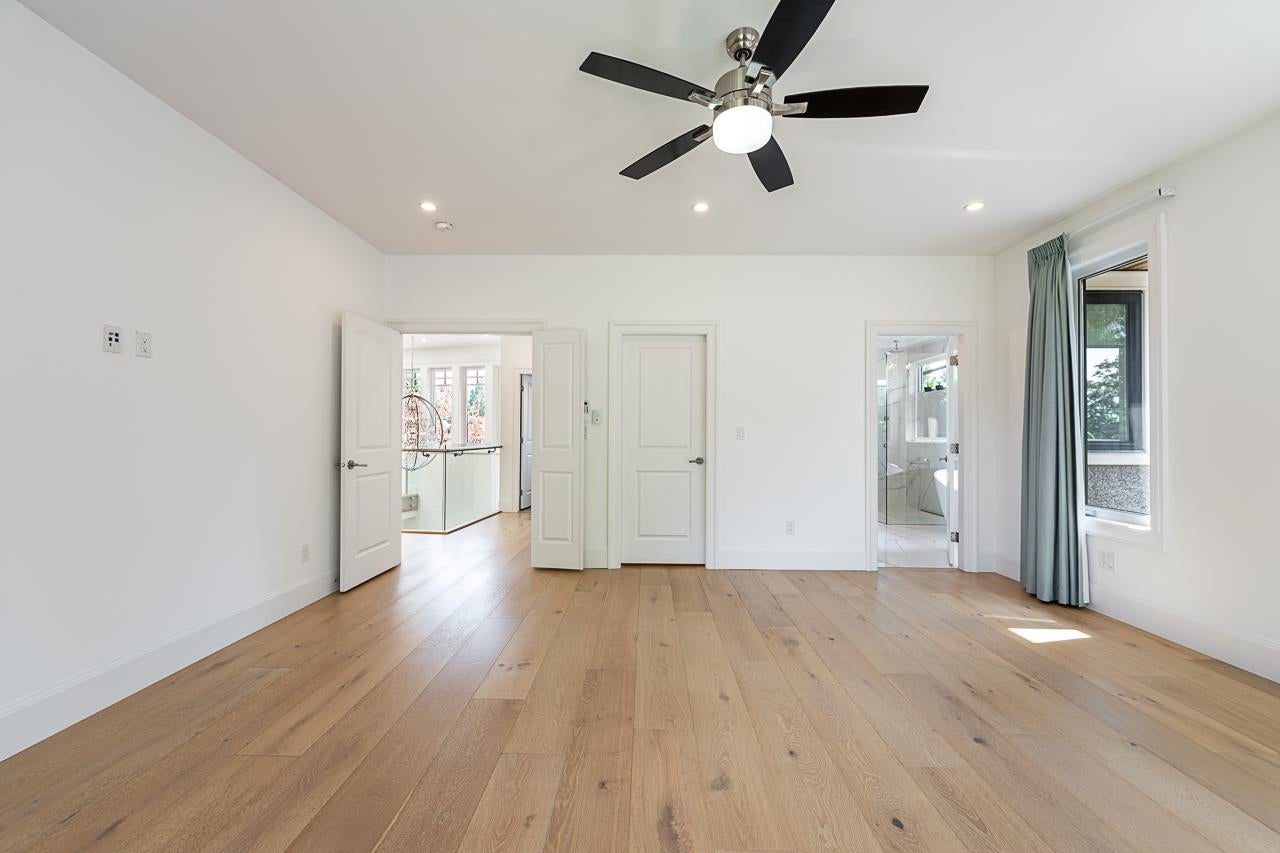 7652 Kerrywood Crescent - Government Road Single Family Residence for Sale, 7 Bedrooms (R3143168)# - 26