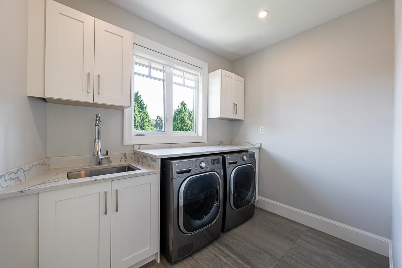 7652 Kerrywood Crescent - Government Road Single Family Residence for Sale, 7 Bedrooms (R3143168)# - 29