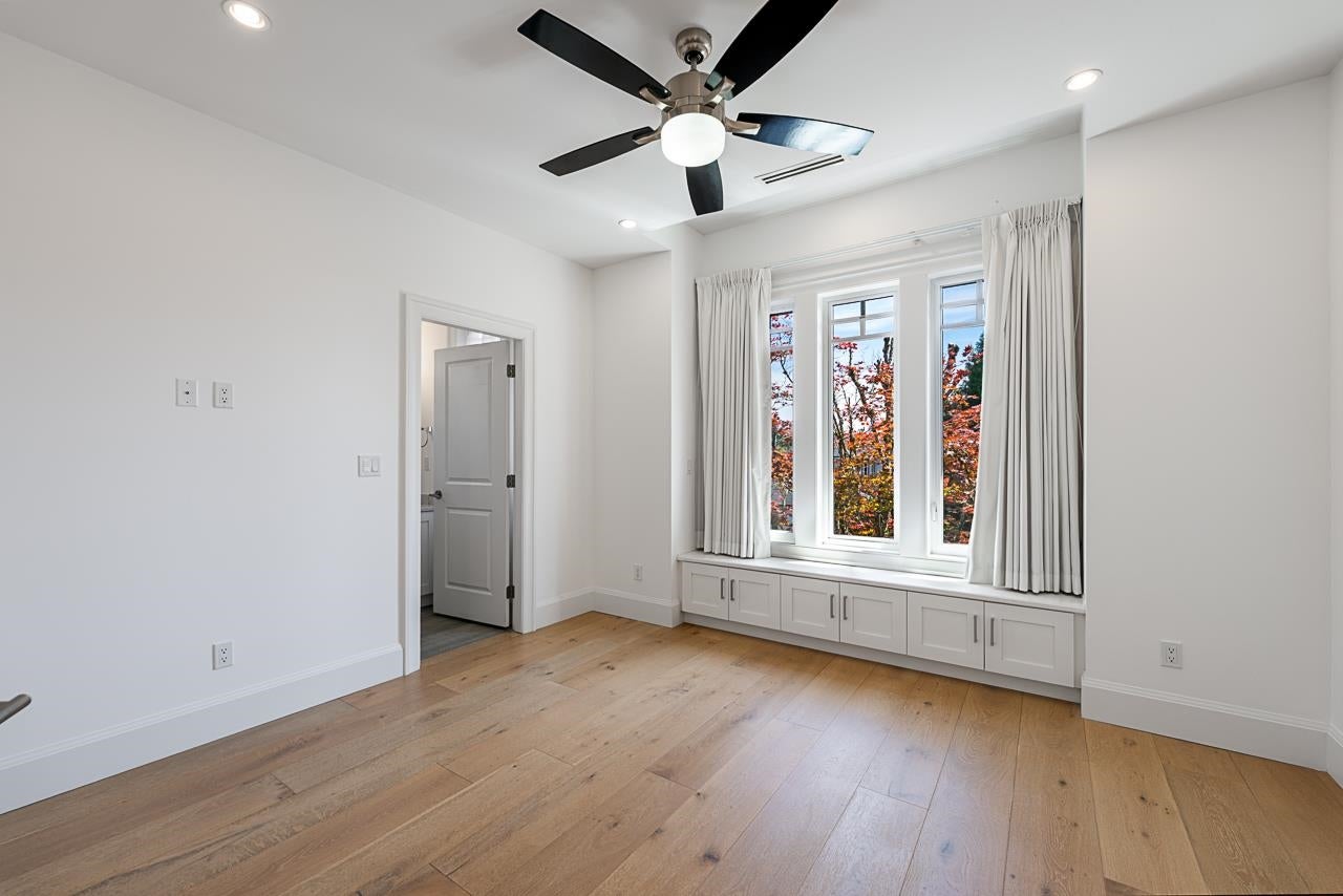 7652 Kerrywood Crescent - Government Road Single Family Residence for Sale, 7 Bedrooms (R3143168)# - 30