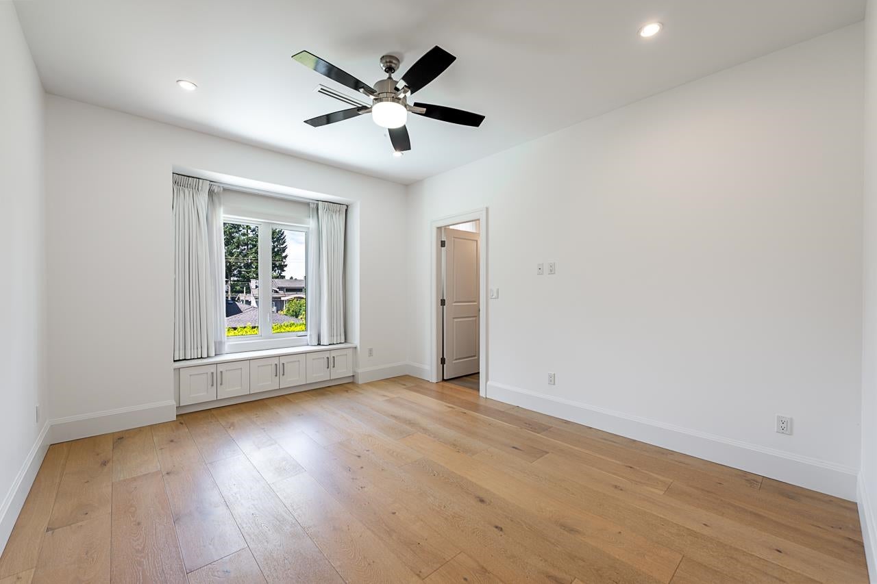 7652 Kerrywood Crescent - Government Road Single Family Residence for Sale, 7 Bedrooms (R3143168)# - 31