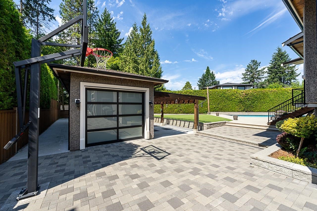 7652 Kerrywood Crescent - Government Road Single Family Residence for Sale, 7 Bedrooms (R3143168)# - 39