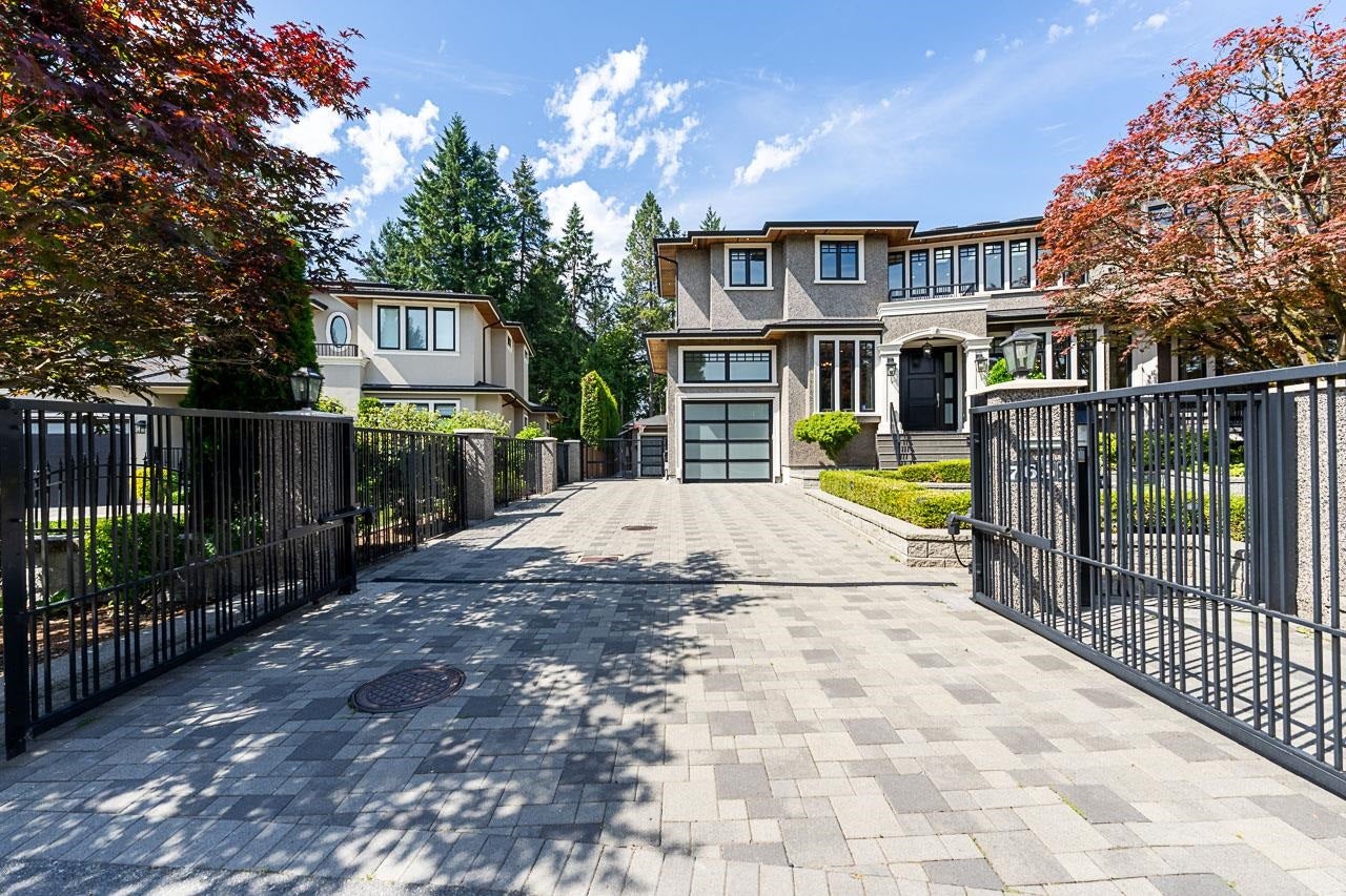 7652 Kerrywood Crescent - Government Road Single Family Residence for Sale, 7 Bedrooms (R3143168)# - 4