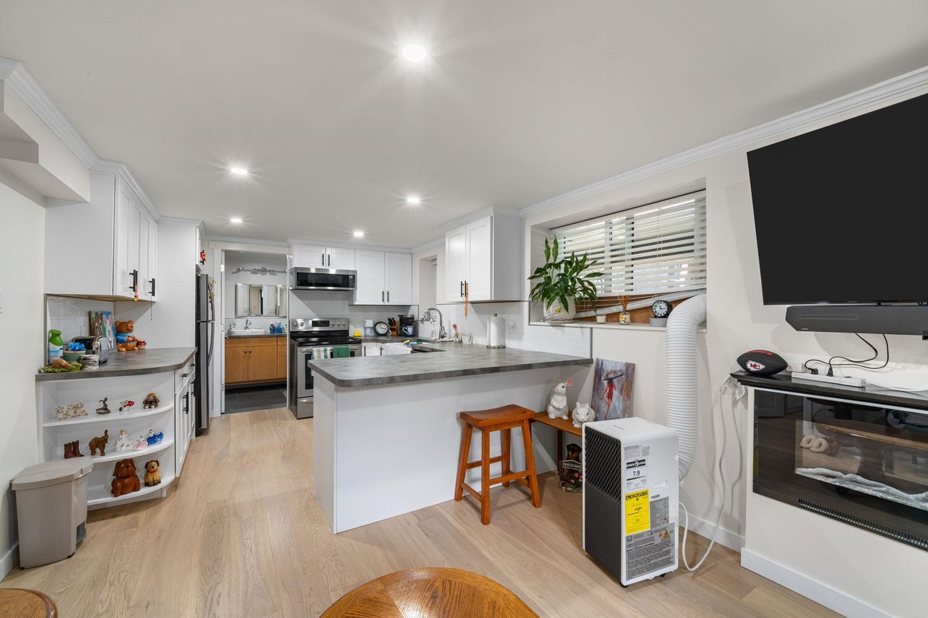 1660 Charland Avenue - Central Coquitlam Single Family Residence for Sale, 4 Bedrooms (R3143311)# - 30