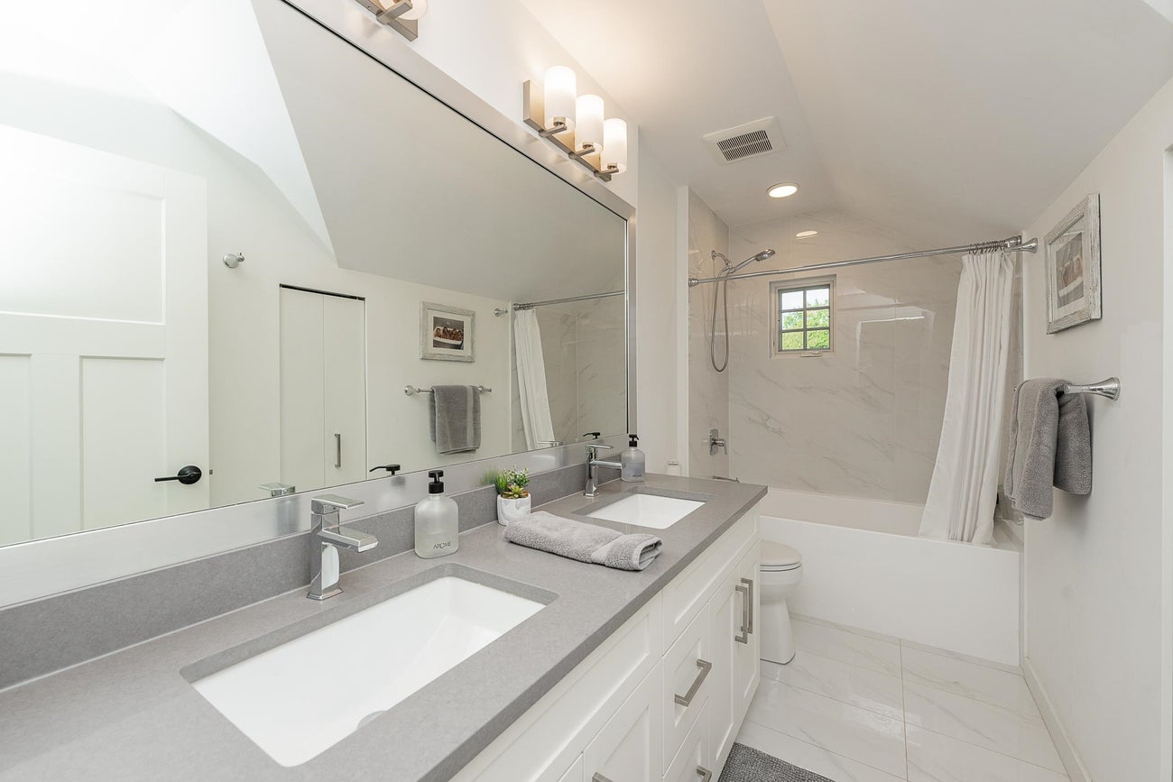903 Walls Avenue - Maillardville Single Family Residence for Sale, 6 Bedrooms (R3143492)# - 15
