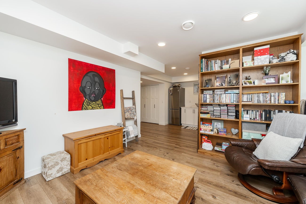 903 Walls Avenue - Maillardville Single Family Residence for Sale, 6 Bedrooms (R3143492)# - 19