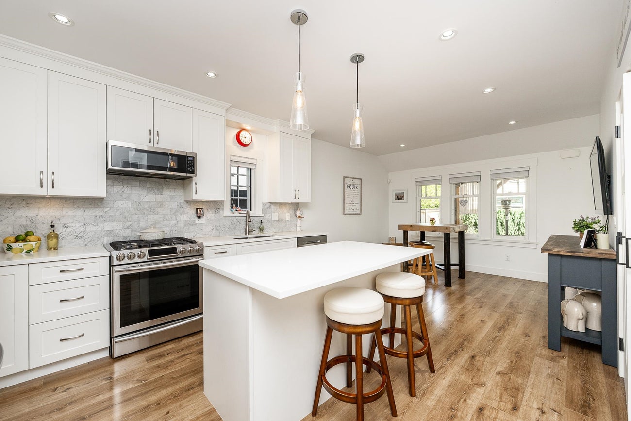 903 Walls Avenue - Maillardville Single Family Residence for Sale, 6 Bedrooms (R3143492)# - 1