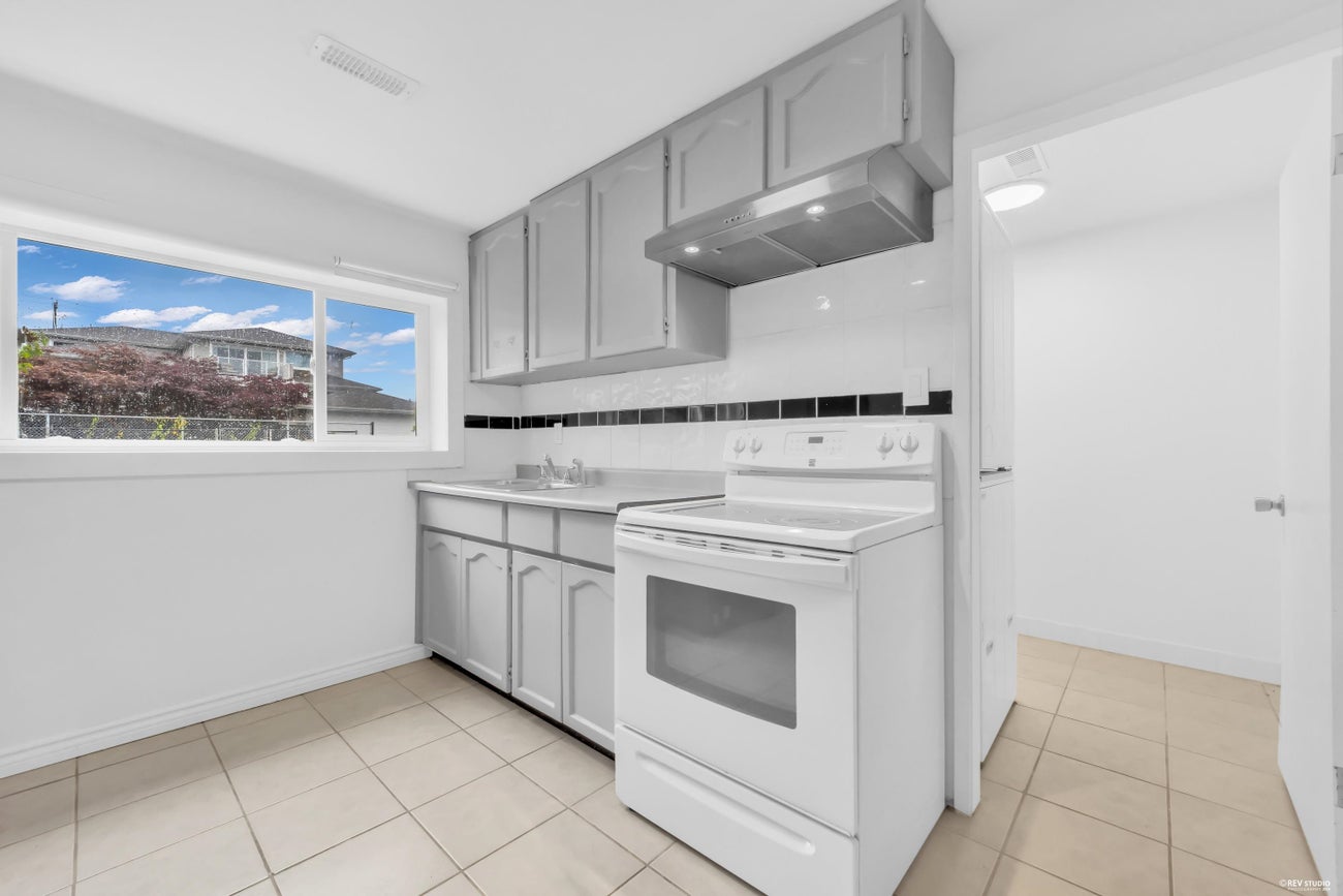 295 Leroy Street - Central Coquitlam Single Family Residence for Sale, 5 Bedrooms (R3143610)# - 33 295 Leroy Street - Central Coquitlam Single Family Residence for Sale, 5 Bedrooms (R3143610)# - 33