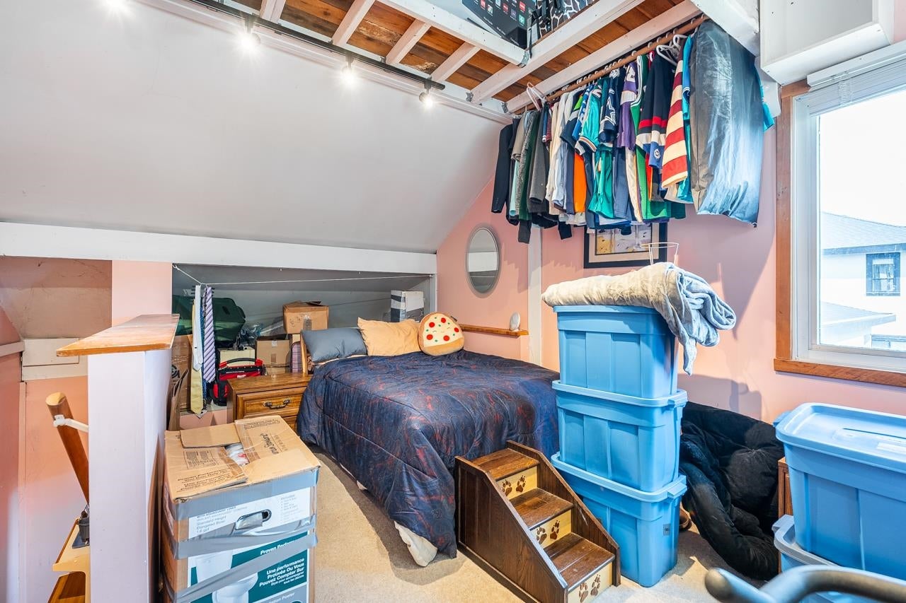 1052 Como Lake Avenue - Central Coquitlam Single Family Residence for Sale, 3 Bedrooms (R3143751)# - 19