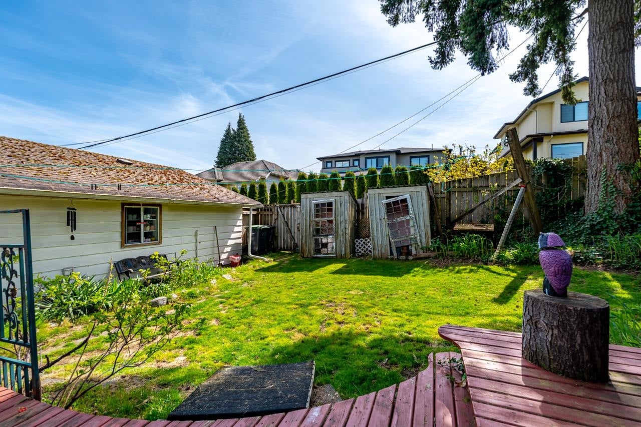 1052 Como Lake Avenue - Central Coquitlam Single Family Residence for Sale, 3 Bedrooms (R3143751)# - 22