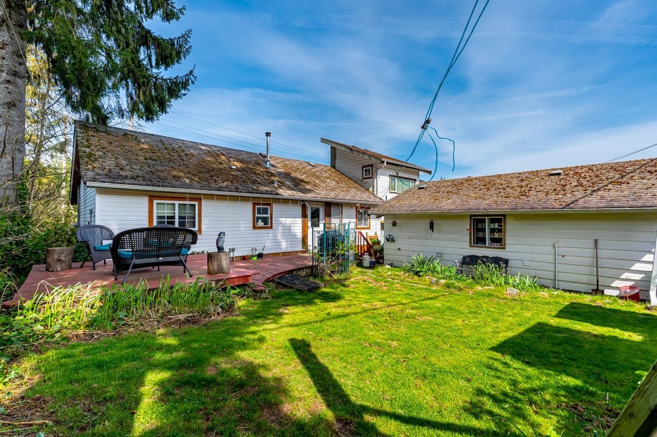 1052 Como Lake Avenue - Central Coquitlam Single Family Residence for Sale, 3 Bedrooms (R3143751)# - 26