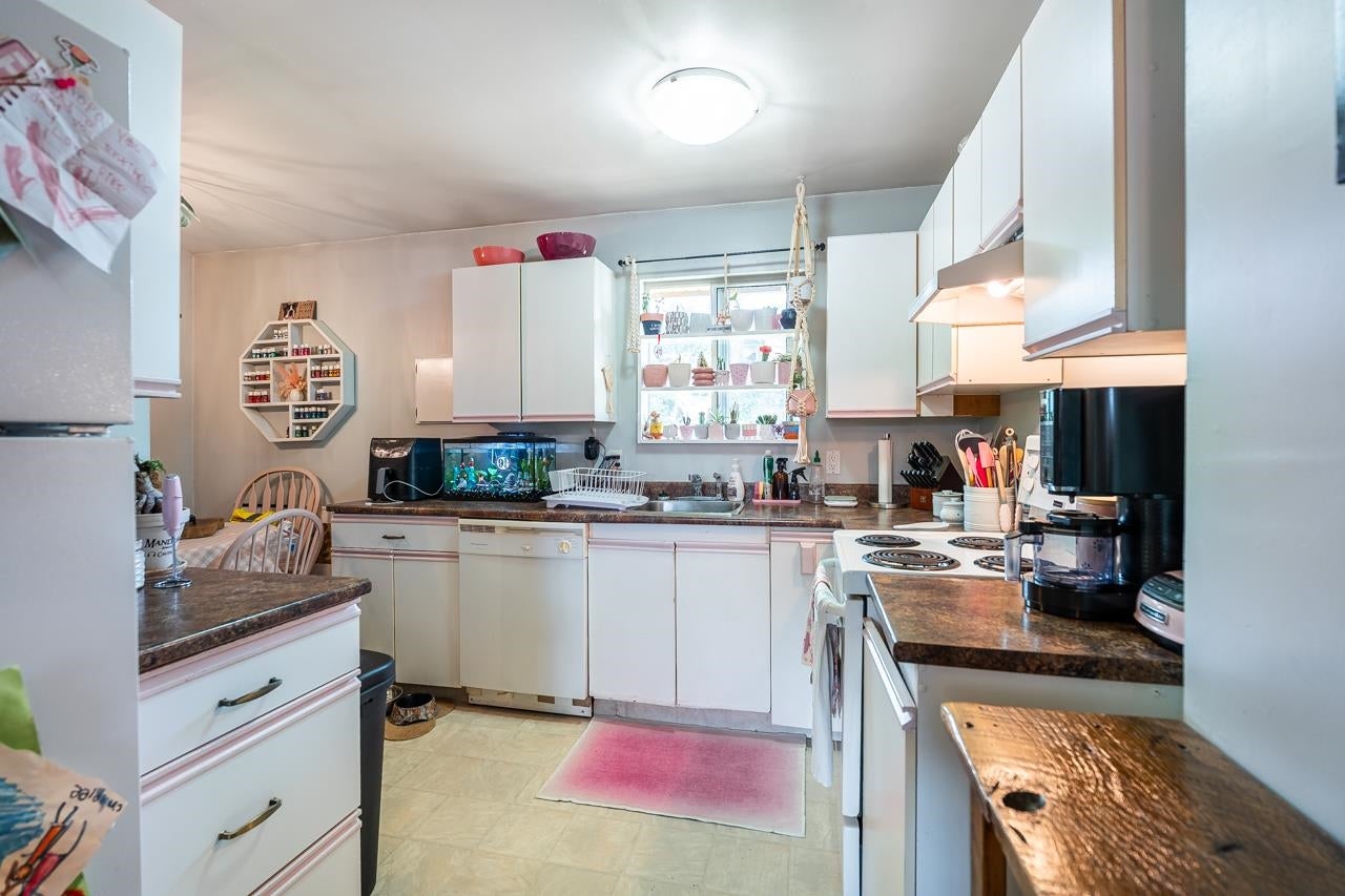 1052 Como Lake Avenue - Central Coquitlam Single Family Residence for Sale, 3 Bedrooms (R3143751)# - 30