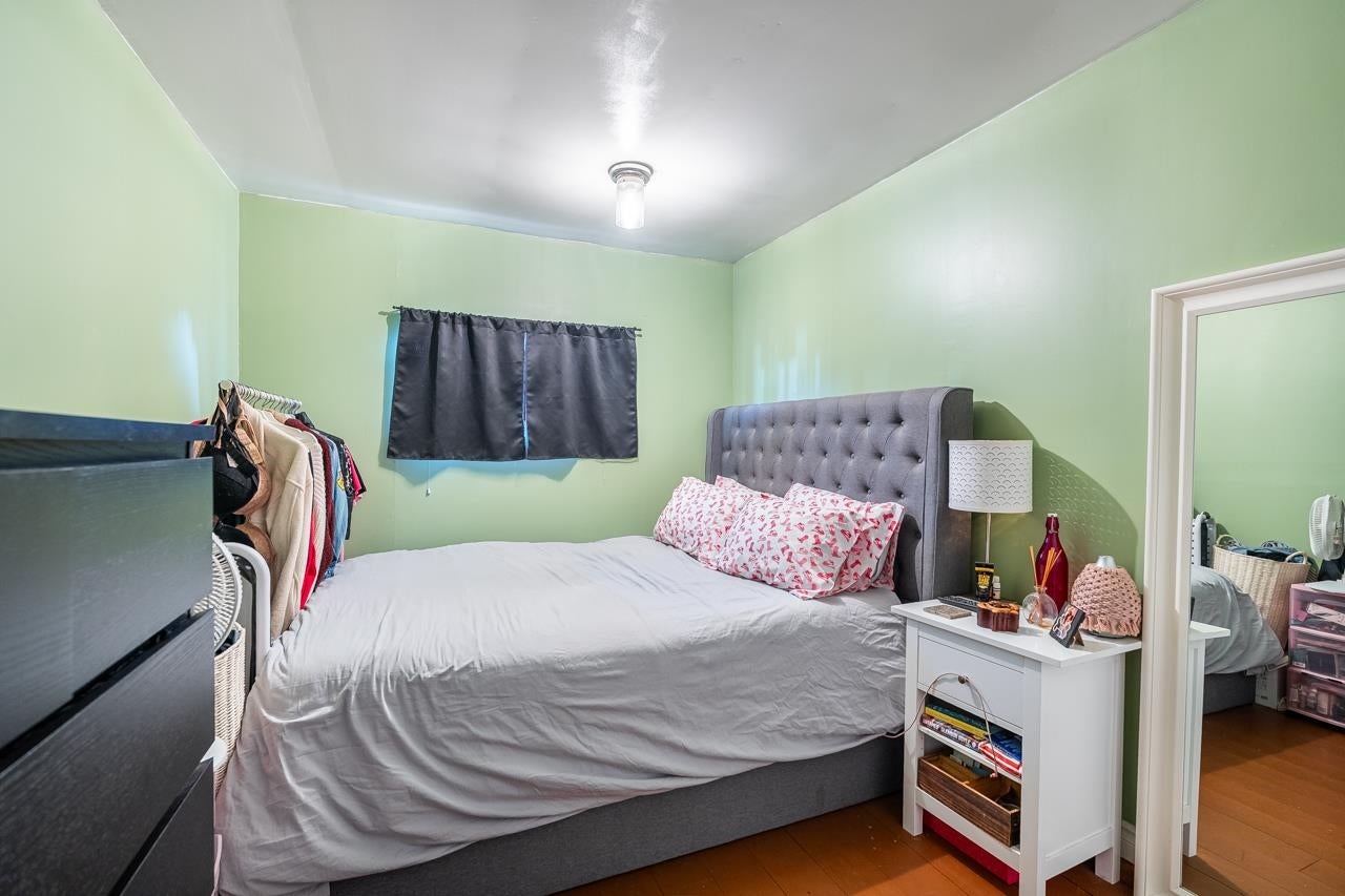 1052 Como Lake Avenue - Central Coquitlam Single Family Residence for Sale, 3 Bedrooms (R3143751)# - 34