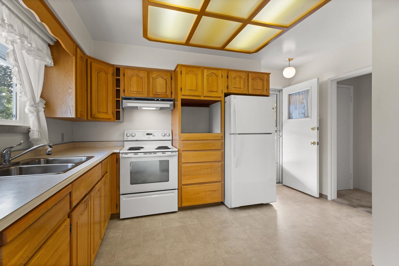 929 Grover Avenue - Coquitlam West Single Family Residence for Sale, 3 Bedrooms (R3143806)# - 15 929 Grover Avenue - Coquitlam West Single Family Residence for Sale, 3 Bedrooms (R3143806)# - 15