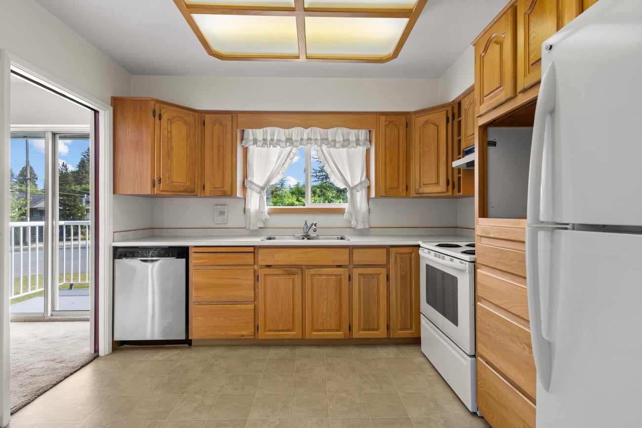 929 Grover Avenue - Coquitlam West Single Family Residence for Sale, 3 Bedrooms (R3143806)# - 16 929 Grover Avenue - Coquitlam West Single Family Residence for Sale, 3 Bedrooms (R3143806)# - 16