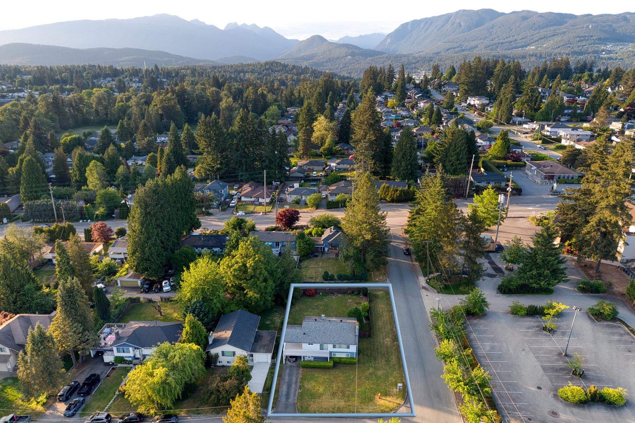929 Grover Avenue - Coquitlam West Single Family Residence for Sale, 3 Bedrooms (R3143806)# - 9 929 Grover Avenue - Coquitlam West Single Family Residence for Sale, 3 Bedrooms (R3143806)# - 9