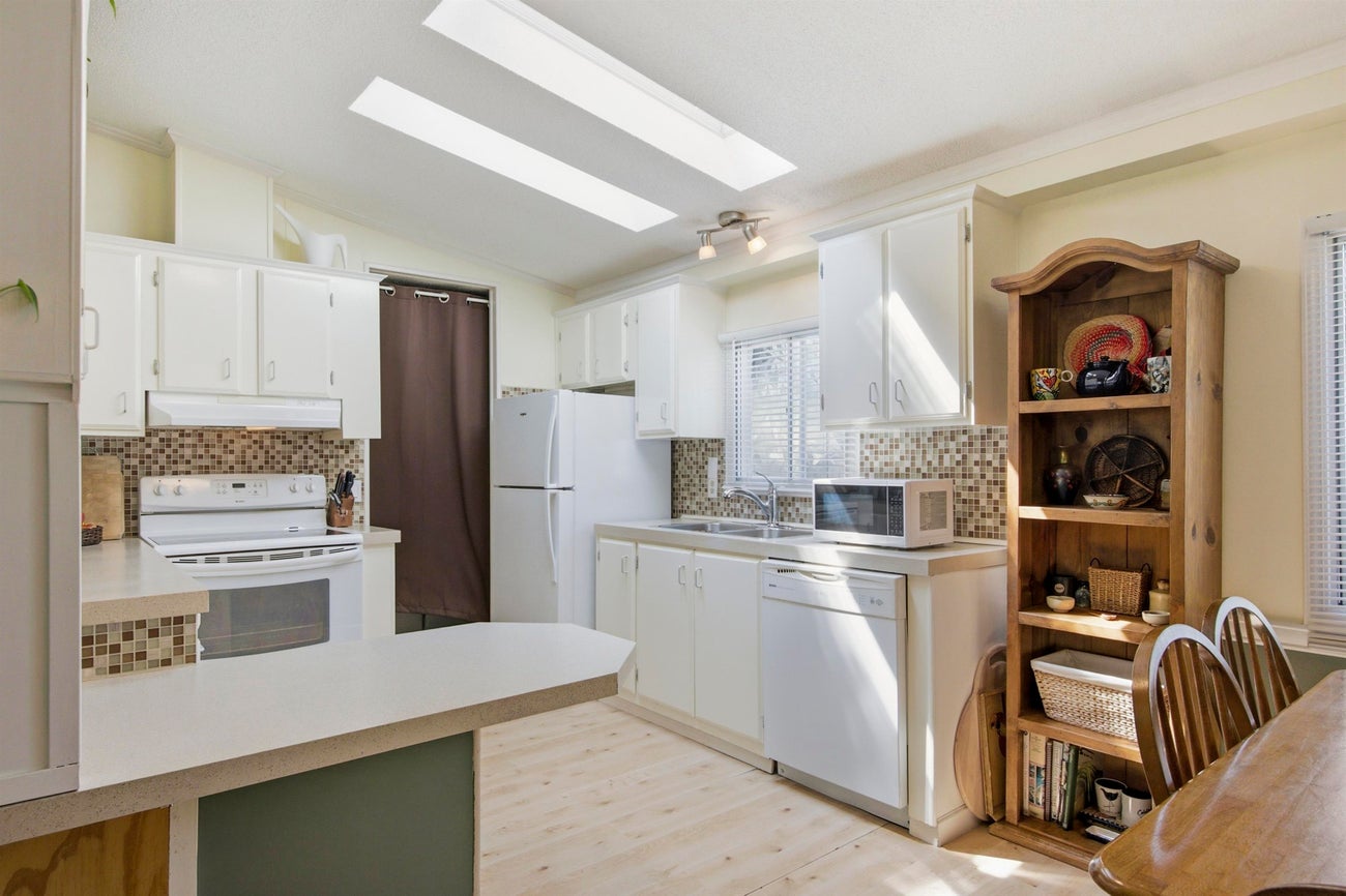 162 - 145 King Edward Street - Maillardville Manufactured Home for Sale, 3 Bedrooms (R3143859)# - 6 162 - 145 King Edward Street - Maillardville Manufactured Home for Sale, 3 Bedrooms (R3143859)# - 6