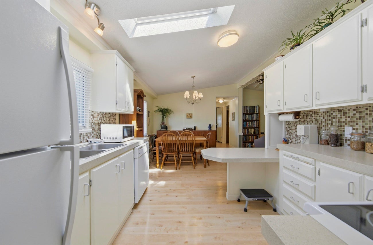 162 - 145 King Edward Street - Maillardville Manufactured Home for Sale, 3 Bedrooms (R3143859)# - 7 162 - 145 King Edward Street - Maillardville Manufactured Home for Sale, 3 Bedrooms (R3143859)# - 7