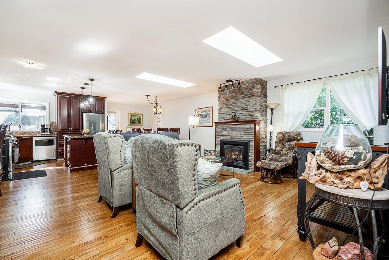 404 Mundy Street - Central Coquitlam Single Family Residence for Sale, 5 Bedrooms (R3143988)# - 4