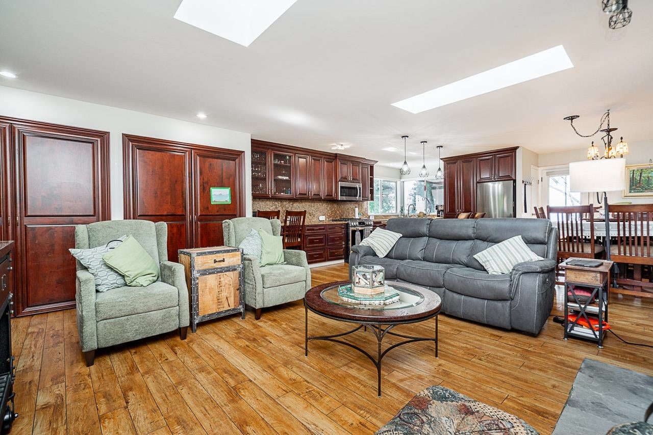 404 Mundy Street - Central Coquitlam Single Family Residence for Sale, 5 Bedrooms (R3143988)# - 7