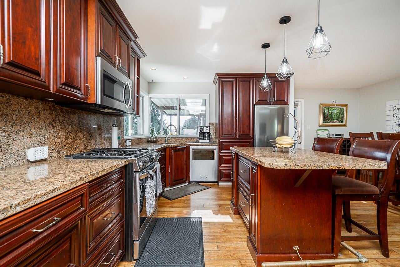 404 Mundy Street - Central Coquitlam Single Family Residence for Sale, 5 Bedrooms (R3143988)# - 8