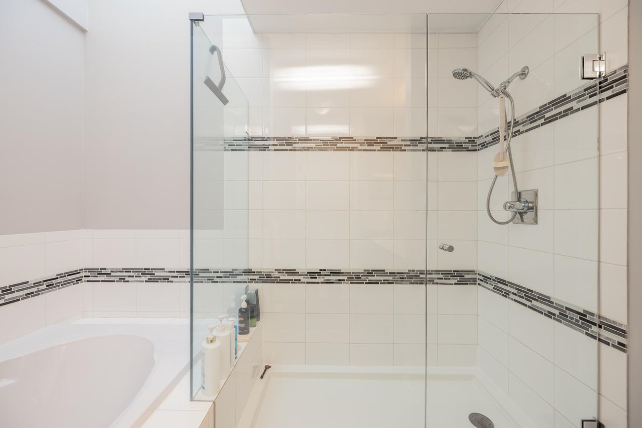 2796 Goldstream Crescent - Coquitlam East Single Family Residence for Sale, 3 Bedrooms (R3144126)# - 26