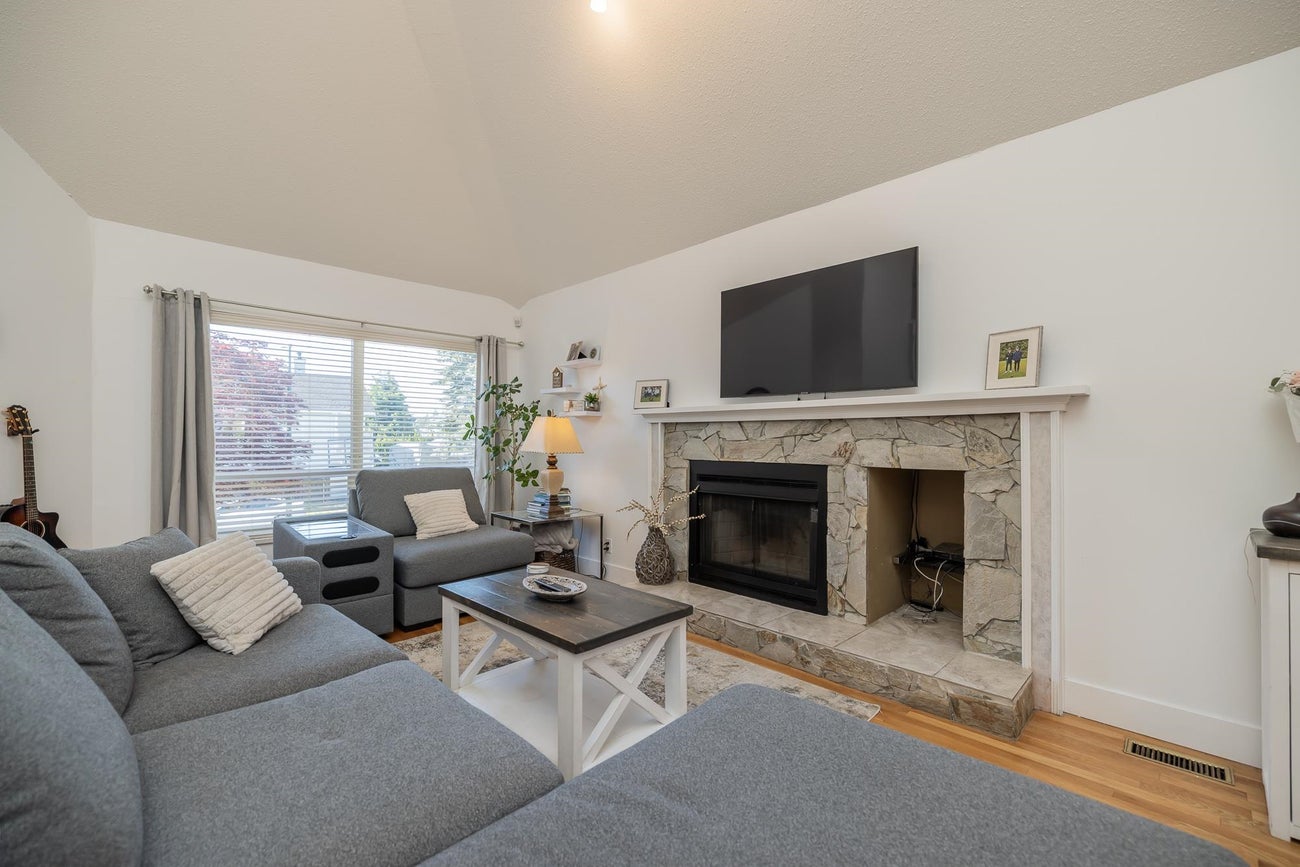 2796 Goldstream Crescent - Coquitlam East Single Family Residence for Sale, 3 Bedrooms (R3144126)# - 8