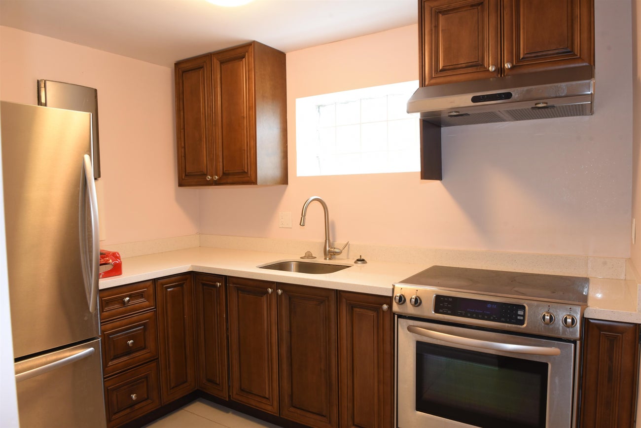 2220 Paulus Crescent - Montecito Single Family Residence for Sale, 5 Bedrooms (R3144439)# - 9 2220 Paulus Crescent - Montecito Single Family Residence for Sale, 5 Bedrooms (R3144439)# - 9