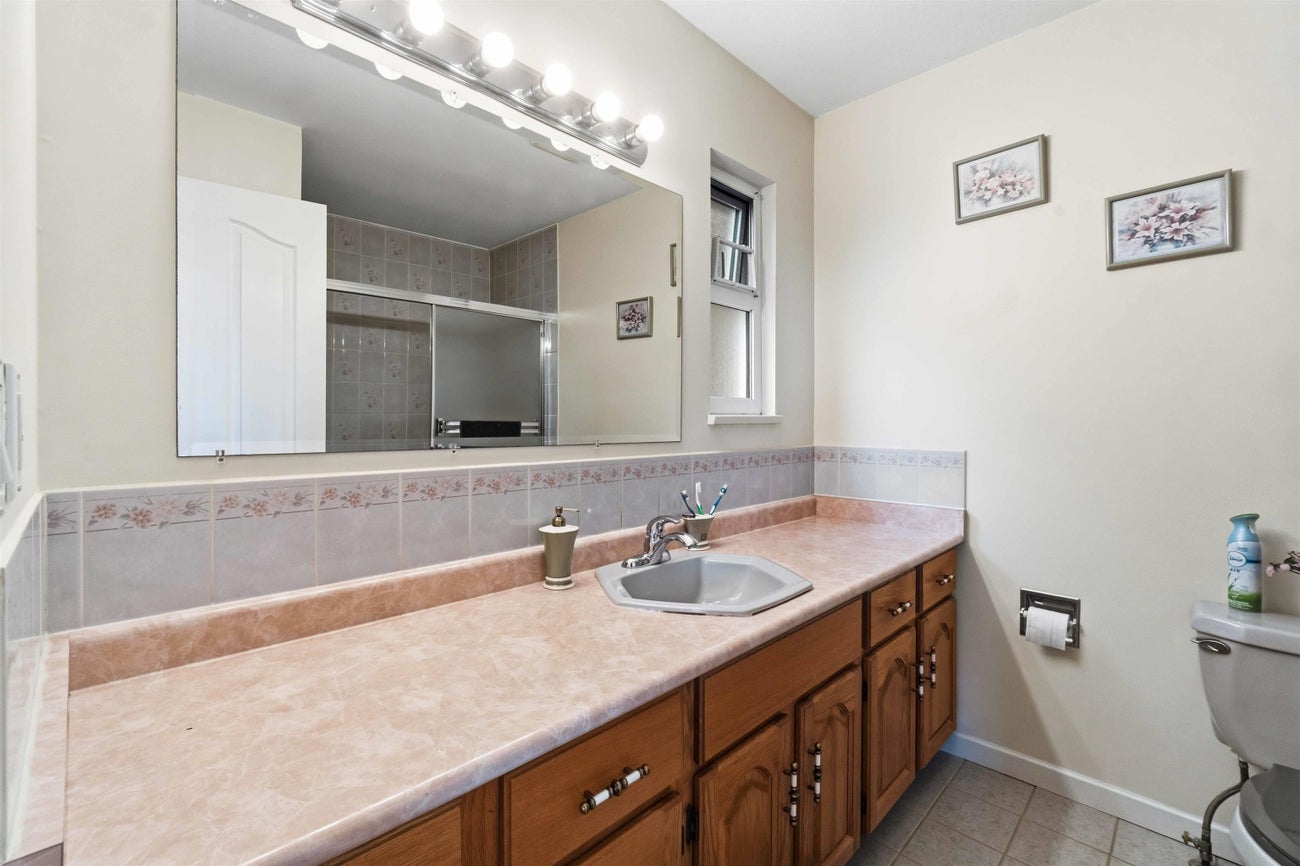 1522 Haversley Avenue - Central Coquitlam Single Family Residence for Sale, 9 Bedrooms (R3144465)# - 26