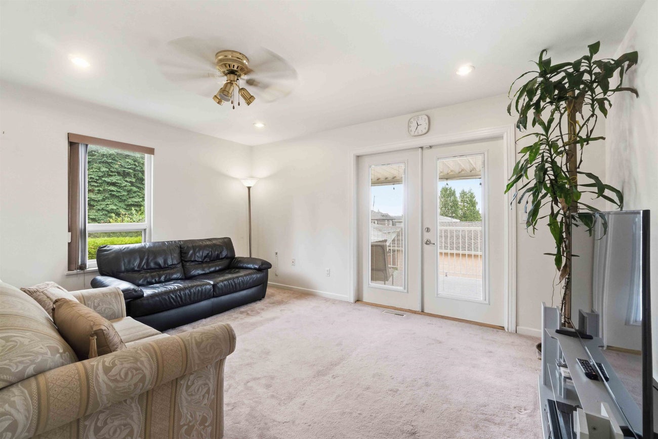 1522 Haversley Avenue - Central Coquitlam Single Family Residence for Sale, 9 Bedrooms (R3144465)# - 28