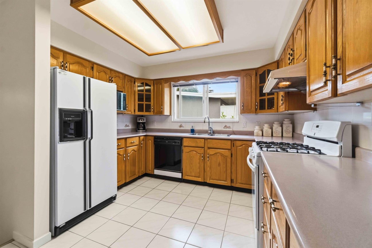 1522 Haversley Avenue - Central Coquitlam Single Family Residence for Sale, 9 Bedrooms (R3144465)# - 9