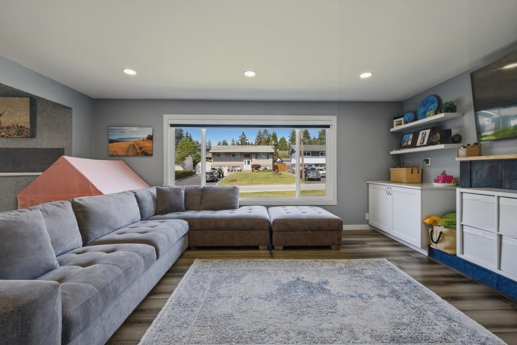 2416 Tolmie Avenue - Central Coquitlam Single Family Residence for Sale, 5 Bedrooms (R3144991)# - 11