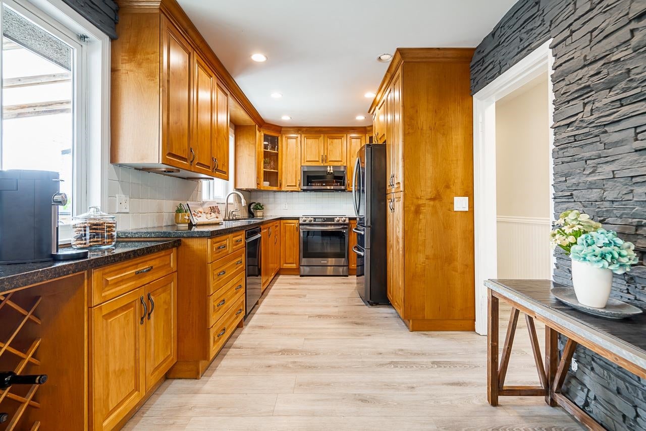 207 Mundy Street - Coquitlam East Single Family Residence for Sale, 3 Bedrooms (R3145227)# - 6