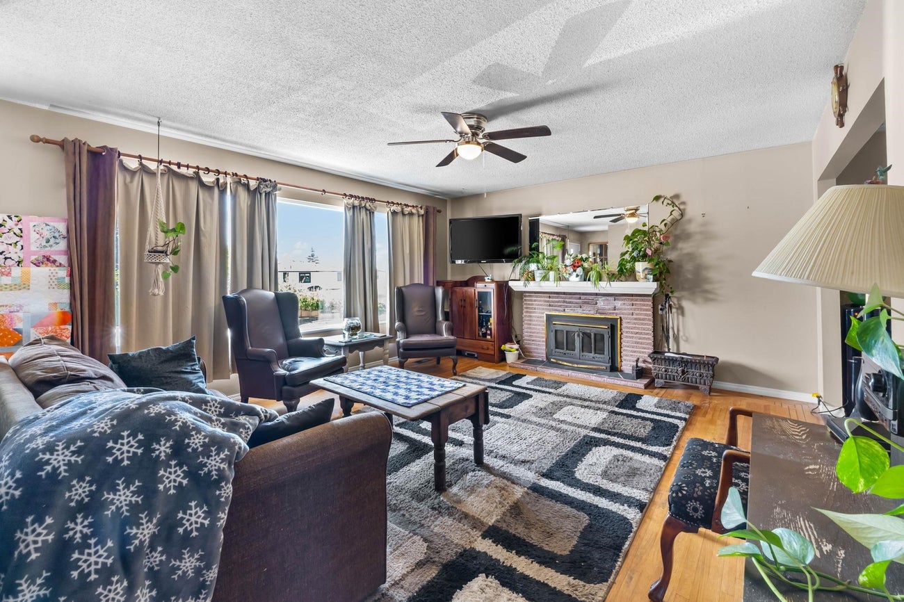 2119 Monterey Avenue - Central Coquitlam Single Family Residence for Sale, 5 Bedrooms (R3145325)# - 3
