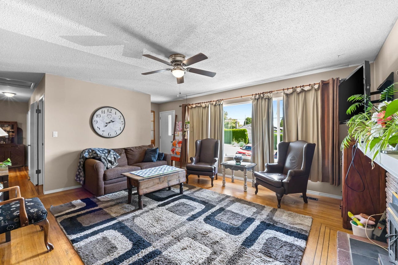 2119 Monterey Avenue - Central Coquitlam Single Family Residence for Sale, 5 Bedrooms (R3145325)# - 4