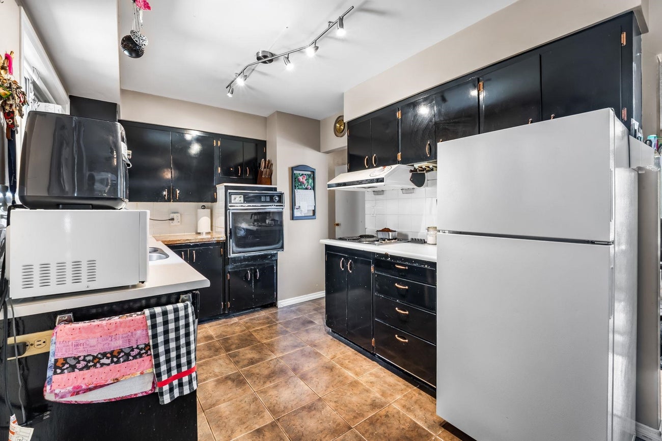 2119 Monterey Avenue - Central Coquitlam Single Family Residence for Sale, 5 Bedrooms (R3145325)# - 7
