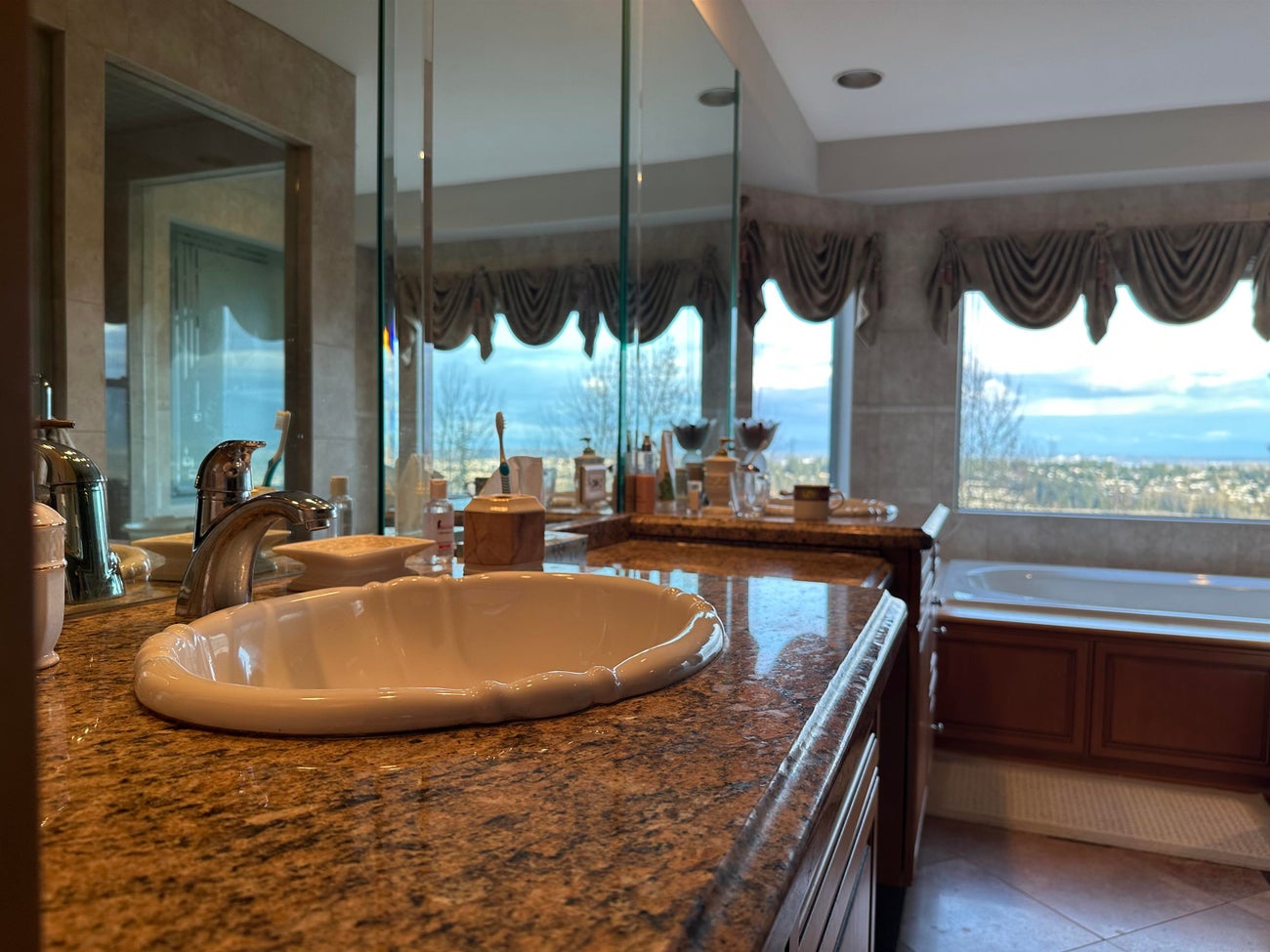 2777 Nadina Drive - Coquitlam East Single Family Residence for Sale, 5 Bedrooms (R3145440)# - 16