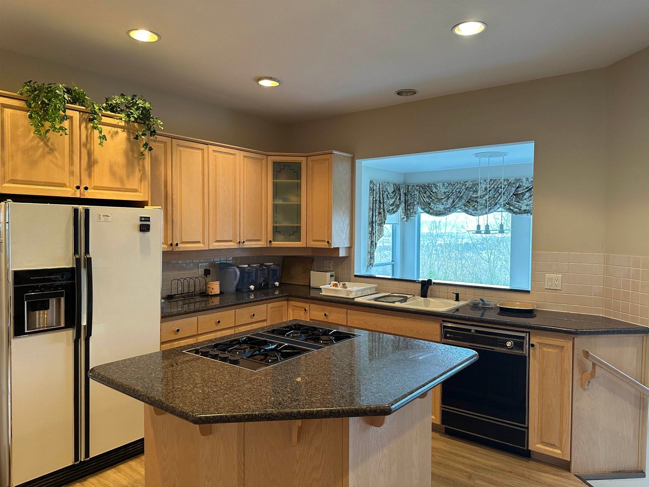 2777 Nadina Drive - Coquitlam East Single Family Residence for Sale, 5 Bedrooms (R3145440)# - 8