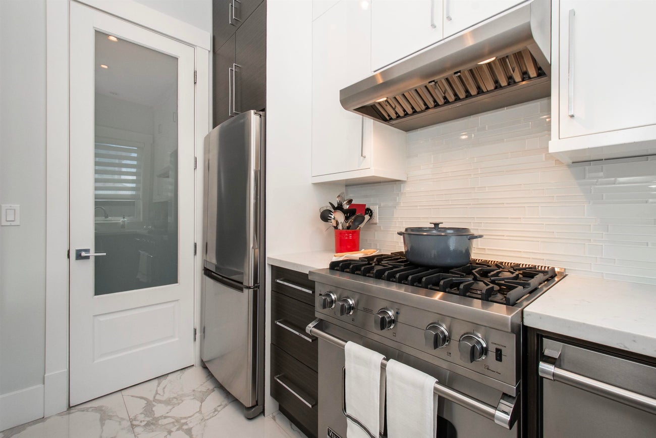 917 Sperling Avenue - Sperling-Duthie Single Family Residence for Sale, 5 Bedrooms (R3145755)# - 17