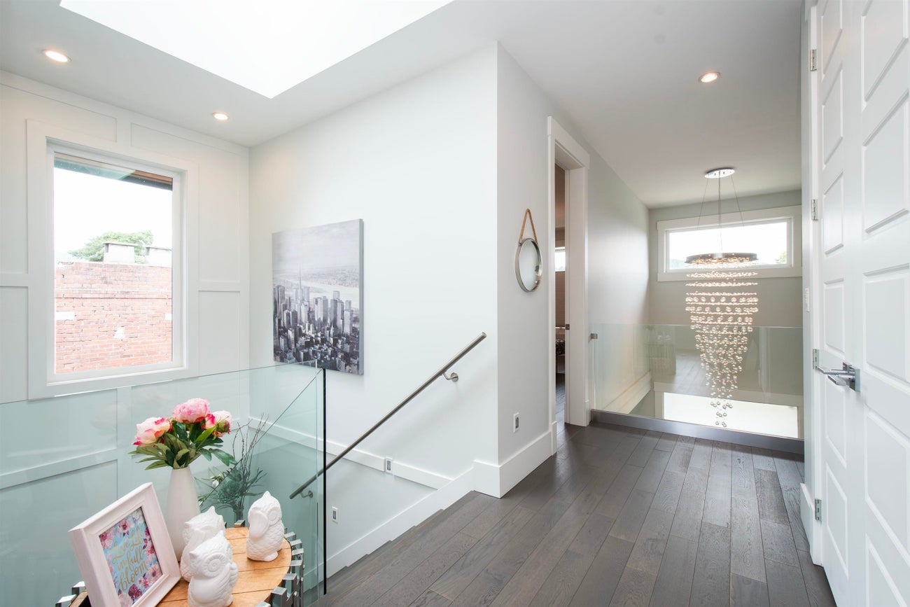 917 Sperling Avenue - Sperling-Duthie Single Family Residence for Sale, 5 Bedrooms (R3145755)# - 21