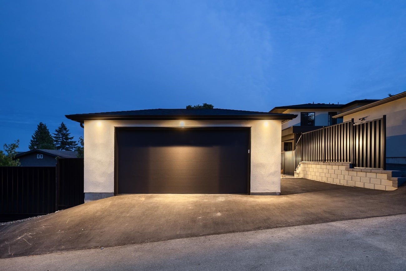 2149 Palliser Avenue - Central Coquitlam Single Family Residence for Sale, 7 Bedrooms (R3146975)# - 39 2149 Palliser Avenue - Central Coquitlam Single Family Residence for Sale, 7 Bedrooms (R3146975)# - 39