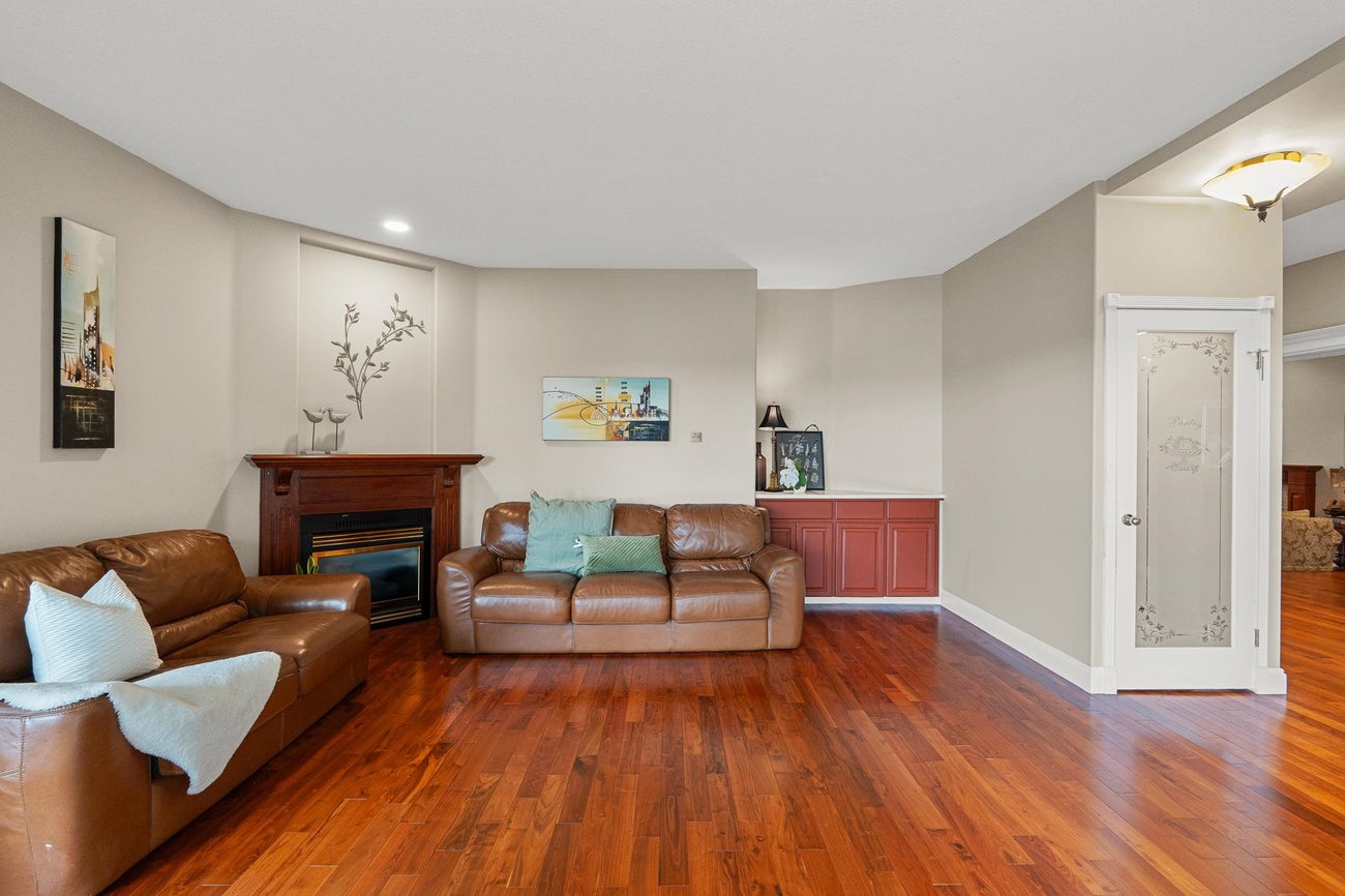 2264 Sorrento Drive - Coquitlam East Single Family Residence for Sale, 6 Bedrooms (R3147585)# - 13