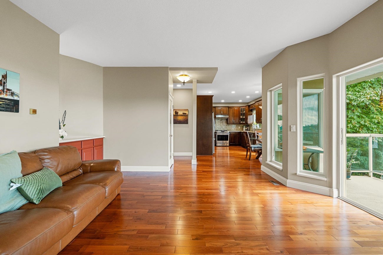2264 Sorrento Drive - Coquitlam East Single Family Residence for Sale, 6 Bedrooms (R3147585)# - 14