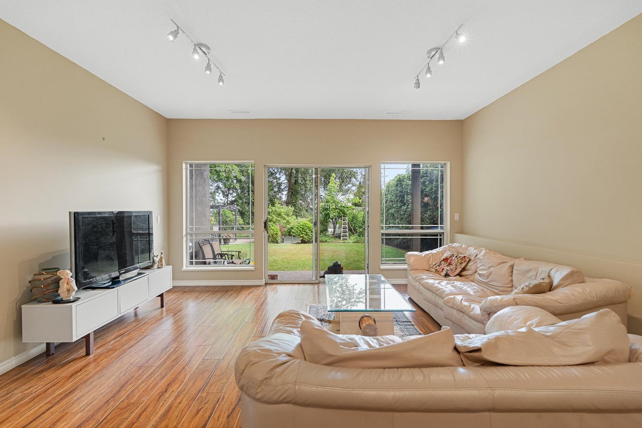 2264 Sorrento Drive - Coquitlam East Single Family Residence for Sale, 6 Bedrooms (R3147585)# - 31