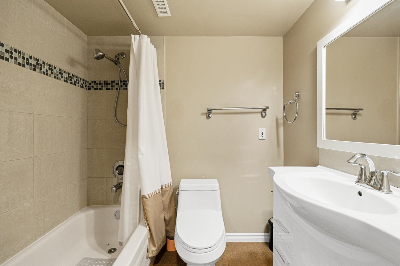 2264 Sorrento Drive - Coquitlam East Single Family Residence for Sale, 6 Bedrooms (R3147585)# - 37
