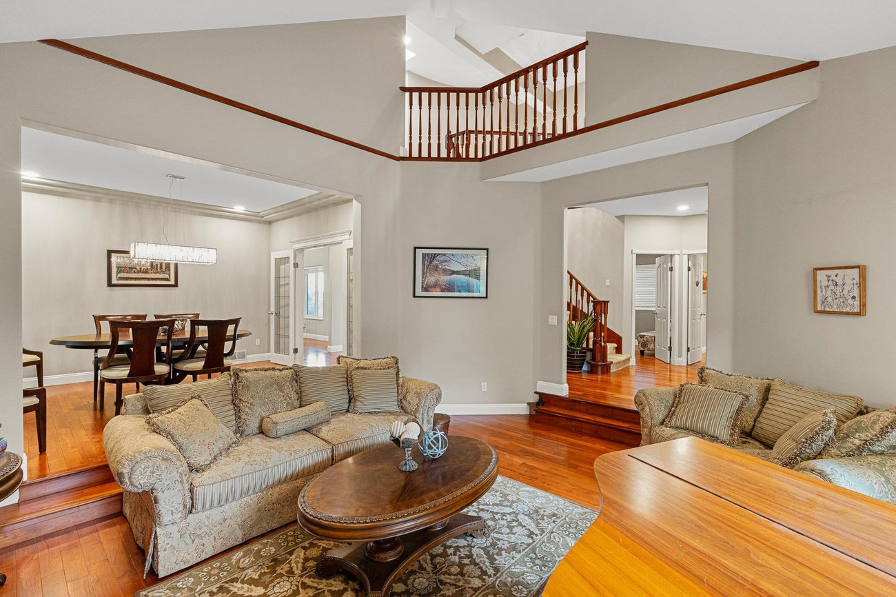 2264 Sorrento Drive - Coquitlam East Single Family Residence for Sale, 6 Bedrooms (R3147585)# - 7