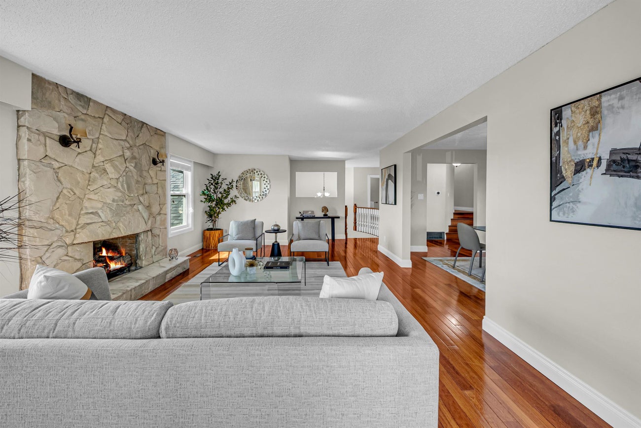 7347 Queenston Court - Simon Fraser Univer. Single Family Residence for Sale, 5 Bedrooms (R3147963)# - 5 7347 Queenston Court - Simon Fraser Univer. Single Family Residence for Sale, 5 Bedrooms (R3147963)# - 5