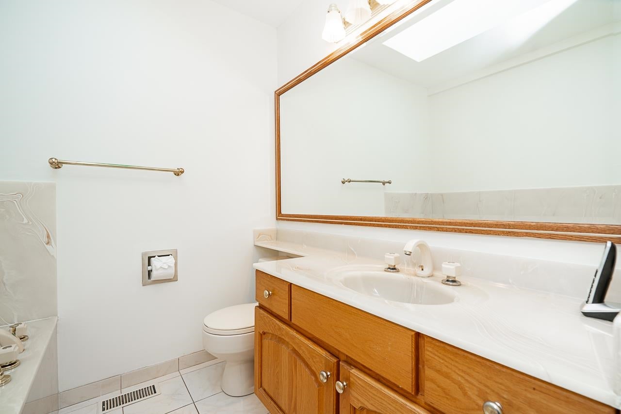 6546 Dunnedin Street - Sperling-Duthie Single Family Residence for Sale, 3 Bedrooms (R3149376)# - 20